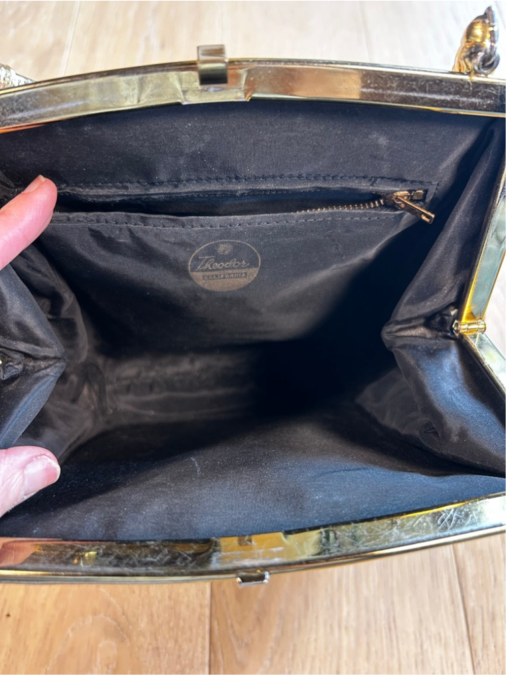 Vintage Theodore California Gold Metallic Evening Bag - Picture 5 of 9